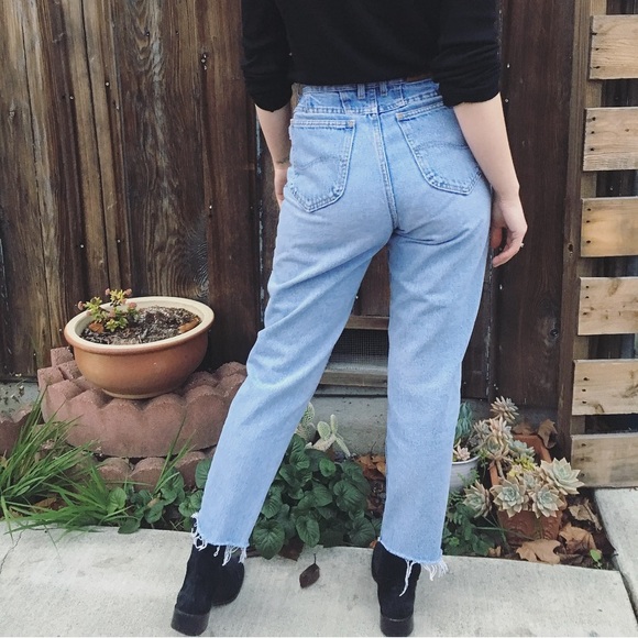 Vintage Denim - Price⬇️Vintage 90s Lee High Waist Mom Jeans